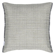 Indlæs billede til gallerivisning Manipur Coral Velvet Cushion reverse, by Designers Guild