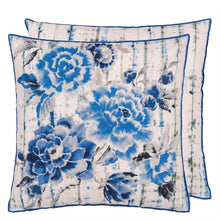Indlæs billede til gallerivisning Designers Guild Kyoto Flower Indigo Cushion