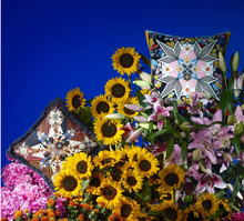 Indlæs billede til gallerivisning Christian Lacroix Flowers Galaxy Multicolour Cushion with sunflowers