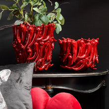 Indlæs billede til gallerivisning The Chilies Vase, Bordeaux Red