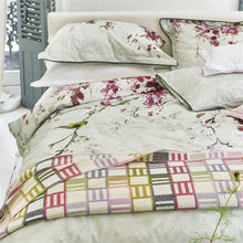 Load image into Gallery viewer, Designers Guild Bainbridge Peony Merino Wool Throw