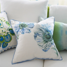 Load image into Gallery viewer, Designers Guild Coquelicot Delft Linen Throw Cushion