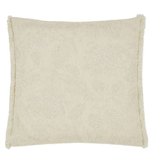 Indlæs billede til gallerivisning Natural embroidered pillow on a neutral background
