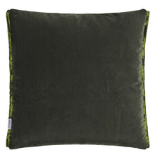 Indlæs billede til gallerivisning Designers Guild Raku Patchwork Chocolate Velour Cushion reverse detail