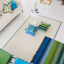 Indlæs billede til gallerivisning Designers Guild Swaledale Chalk Wool Rug From Above