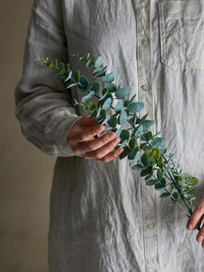 Eucalyptus_Artificial_Branch_Green_in_Hand
