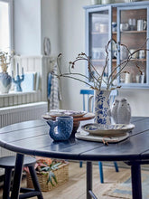 Load image into Gallery viewer, Fili_White_Stoneware_Fish Vase_on_Kitchen_Table