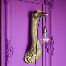 Indlæs billede til gallerivisning gold ostrich wall lamp on purple wall