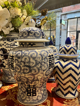 Indlæs billede til gallerivisning Chevron Blue &amp; White Ginger Jar