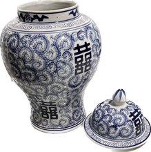 Indlæs billede til gallerivisning White and Blue Porcelain Jar with Lid