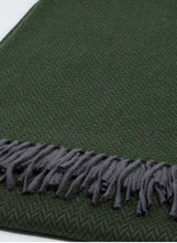 Indlæs billede til gallerivisning Mantas Ezcaray Merino Wool Herringbone Throws