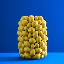 Indlæs billede til gallerivisning Yellow lemon trend vase covered in various size lemons in ceramic
