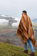 Indlæs billede til gallerivisning Mia Gray, Blue and Maroon Wool Throw
