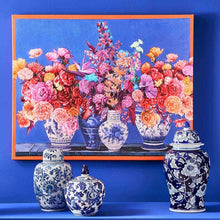 Indlæs billede til gallerivisning Noud White &amp; Blue Porcelain Vase, with lid