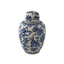 Indlæs billede til gallerivisning Noud White &amp; Blue Porcelain Vase, with lid