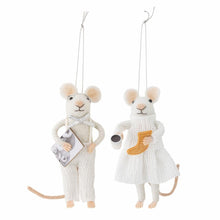 Indlæs billede til gallerivisning White_Hygge_Mice_Couple_Christmas_Ornaments