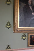 Indlæs billede til gallerivisning Napoleon Bee Wallpaper, Black and Gold on Grey af Timorous Beasties