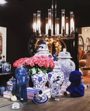 Indlæs billede til gallerivisning White and Blue Porcelain Flower Pot