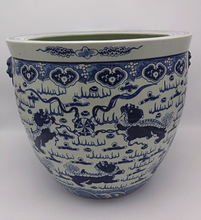 Indlæs billede til gallerivisning White and Blue Porcelain Flower Pot